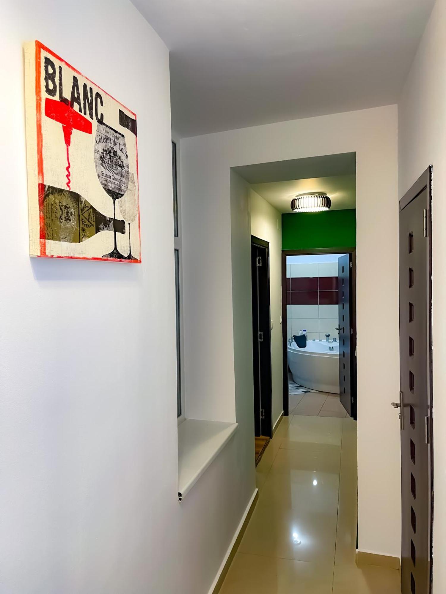 Cool Flat In The Heart Of Bucharest'S Fun And History 아파트 외부 사진