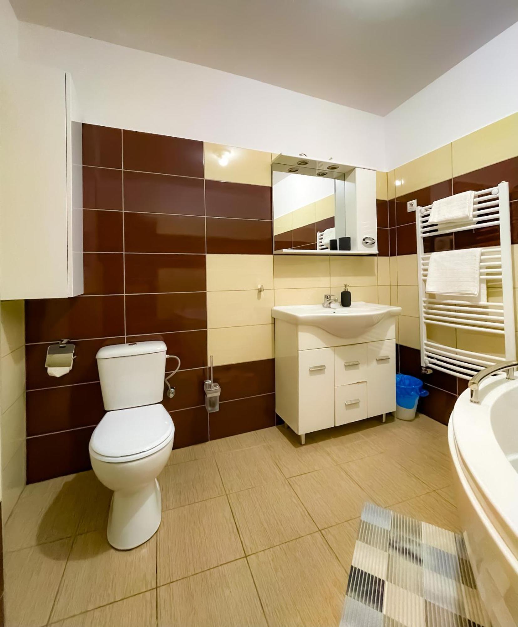 Cool Flat In The Heart Of Bucharest'S Fun And History 아파트 외부 사진
